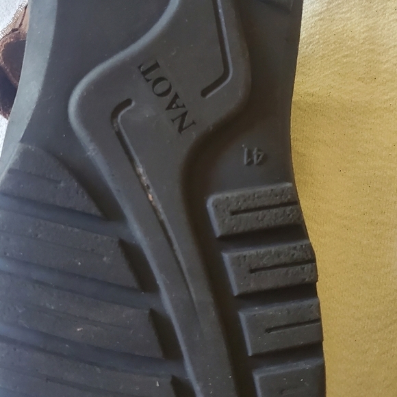 NAOT Adjustable Strap Brown Toe Hold Sz. 41 (8-8.5M/W10) Sandals - Picture 9 of 9